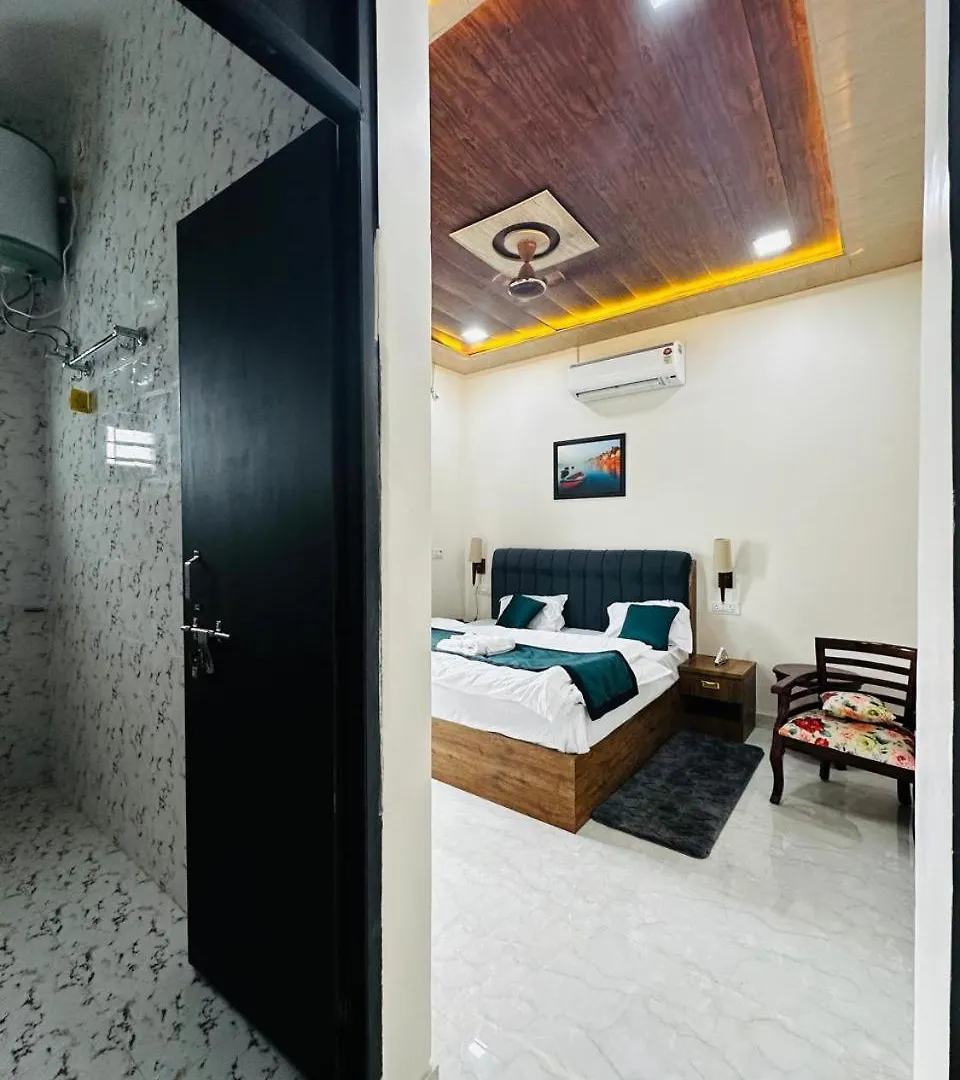 Baba Kinaram Kutir Hotel Varanasi 3*,  Índia